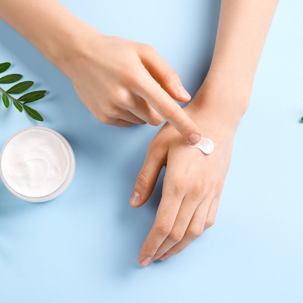 Caffeine Anhydrous used in cosmetics and personal care